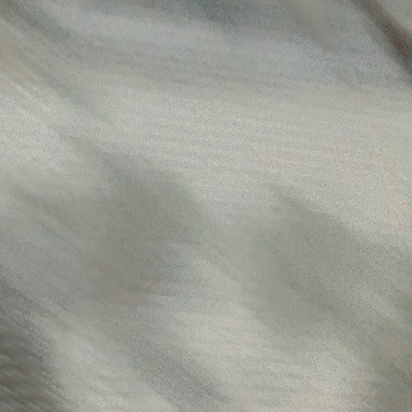 Lululemon size 8 Gray and Black Women's Top - Picture 3 of 3